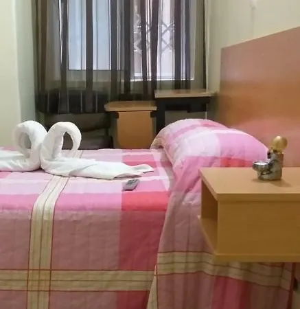 Local Pensao Rossio ゲストハウス リスボン