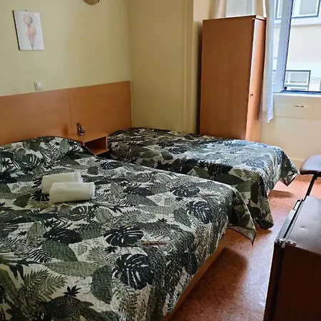 Local Pensao Rossio 게스트하우스 *